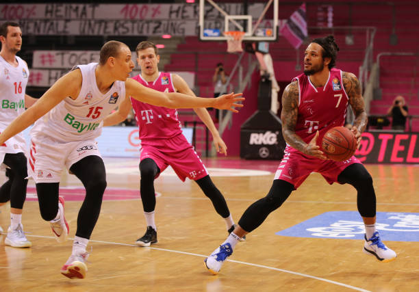 扬的领导下 扬的领导下